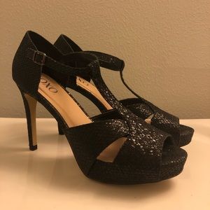 ✨Black Glitter Platform Heels ✨